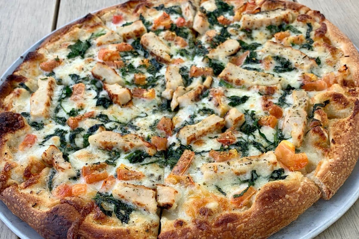21" Tray Chicken Alfredo Pizza