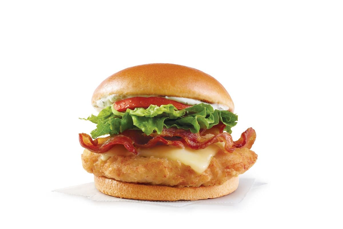 Sandwich de poulet Club Ranch à l’Asiago / Asiago Ranch Chicken Club (Cals: 480-610)