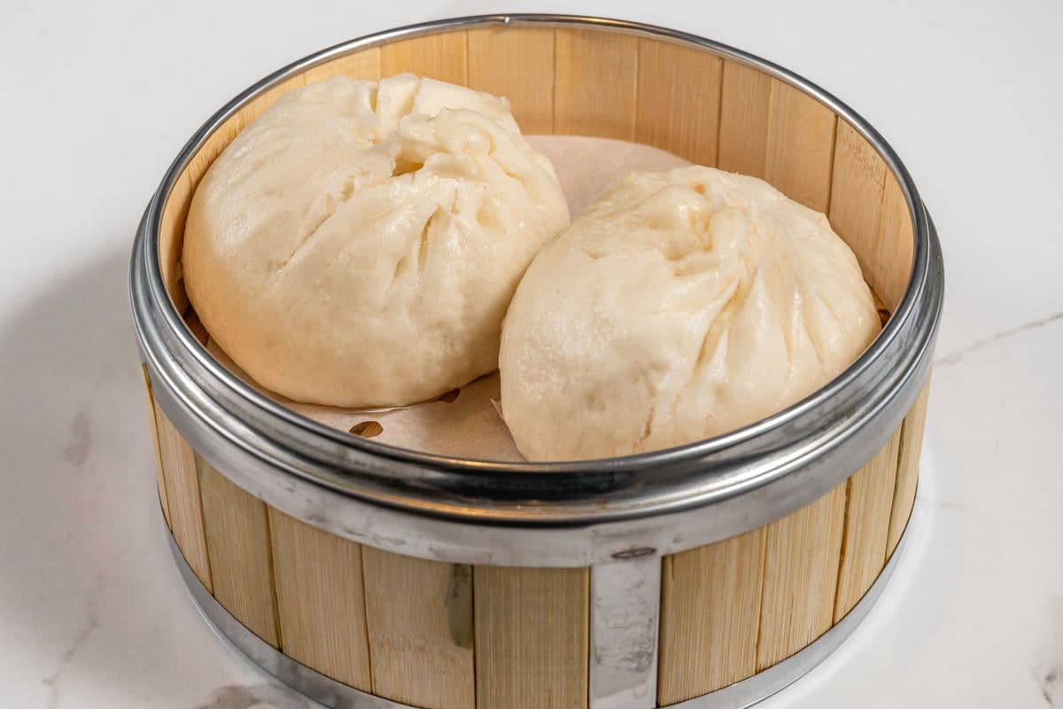 B3. Vegetable and Pork Bun