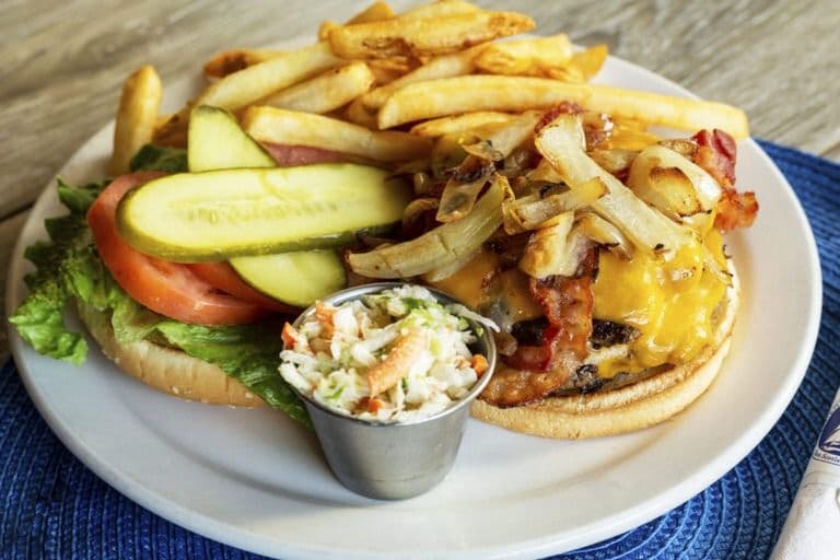 Bluenose Burger (10 oz)