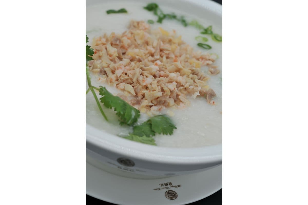 A9. Seafood and Chicken with Wintermelon Super Bowl Congee