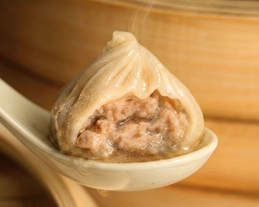 11. Classic Juicy Pork Dumpling / Porc classique Xiao Long Bao
