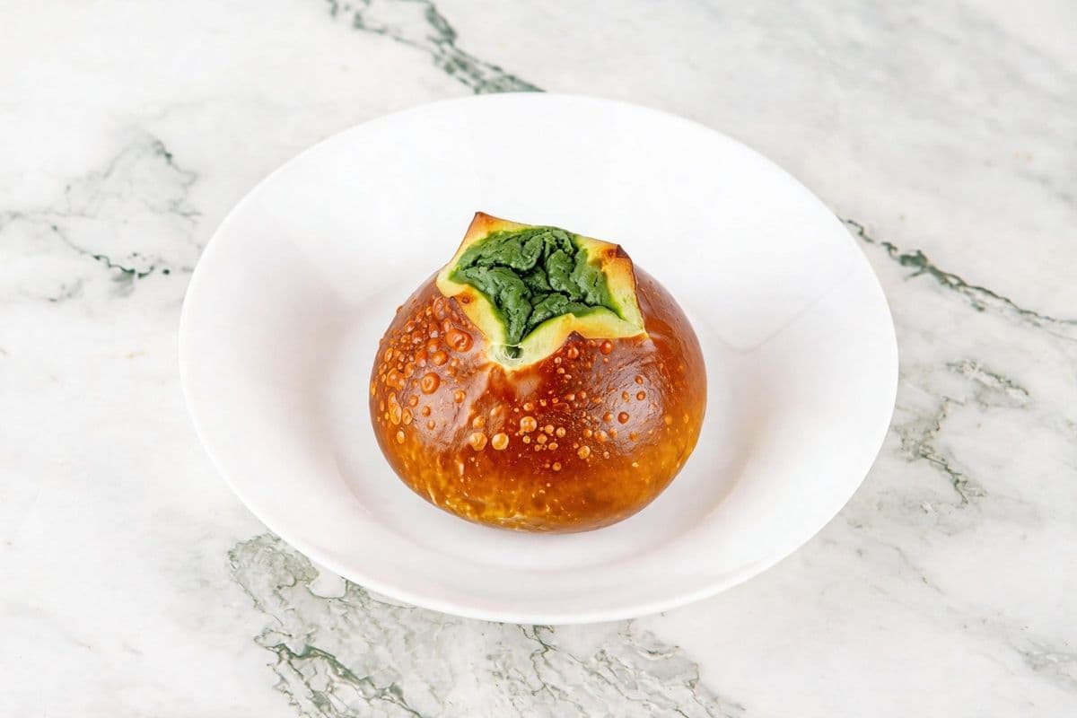 Matcha Brownie Pretzel Bun