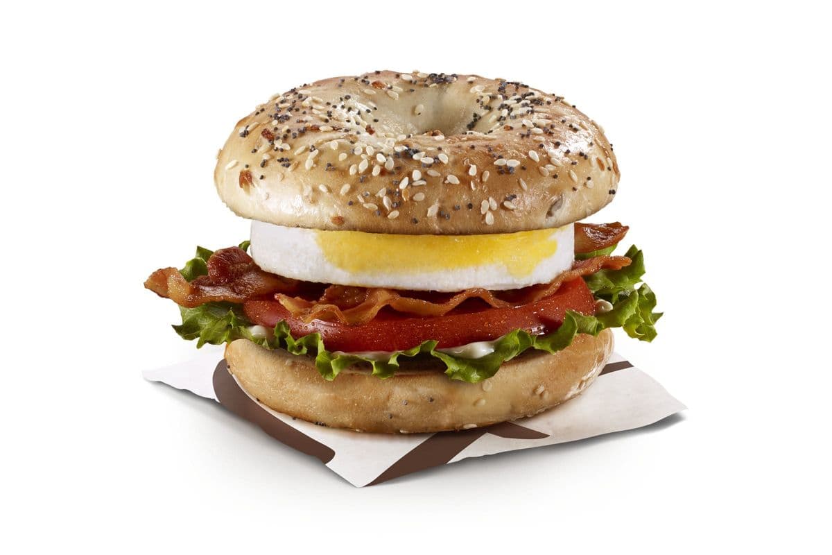 Everything Egg BLT Bagel [570.0 Cals]