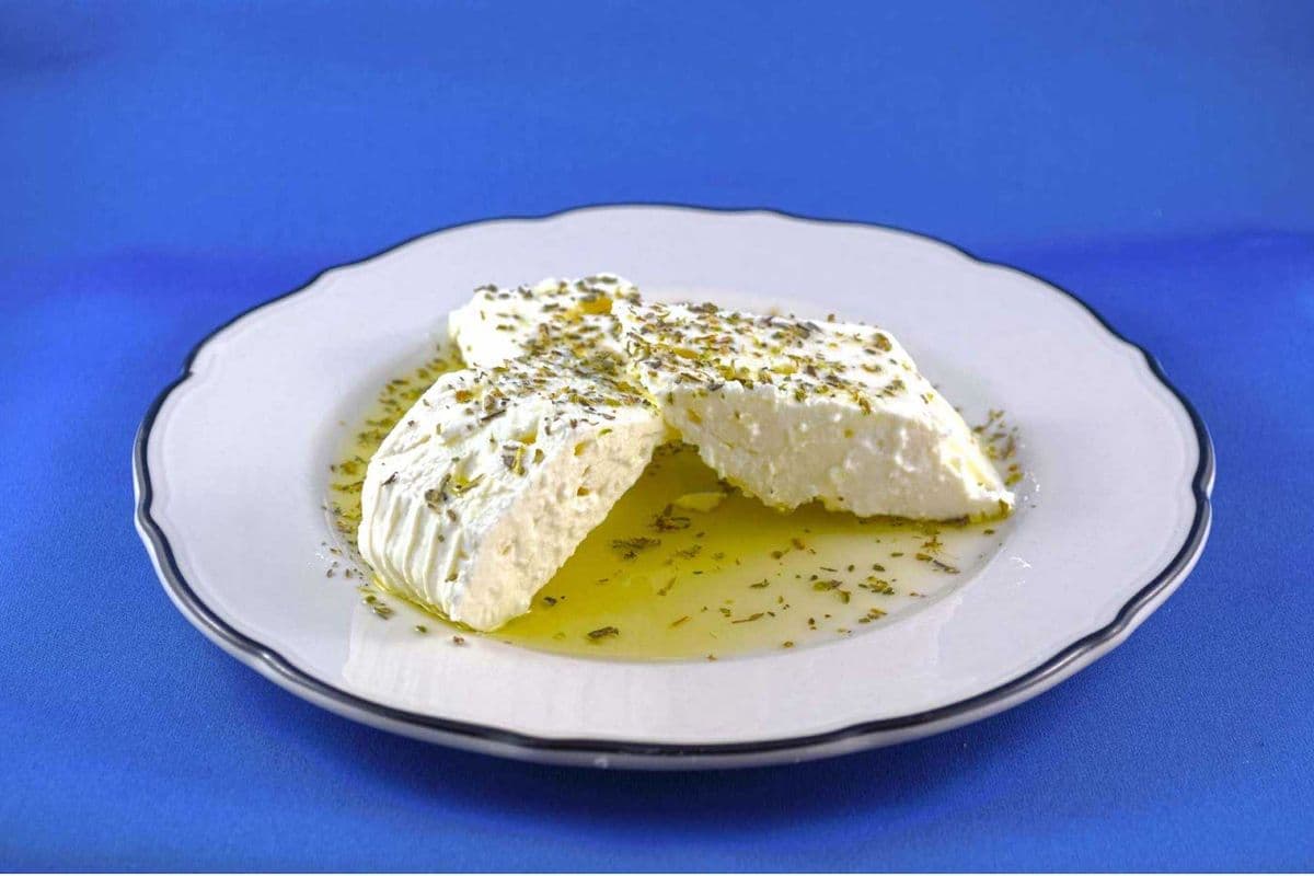 Fromage Feta Et Un Pain À L'ail/Feta Cheese And A Garlic Bread