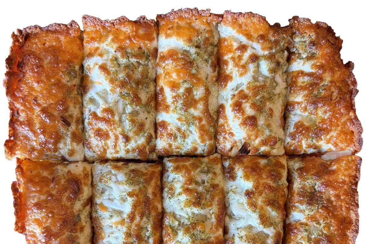 Deep Dish Garlic Cheesy Breadsticks (8" x 10")