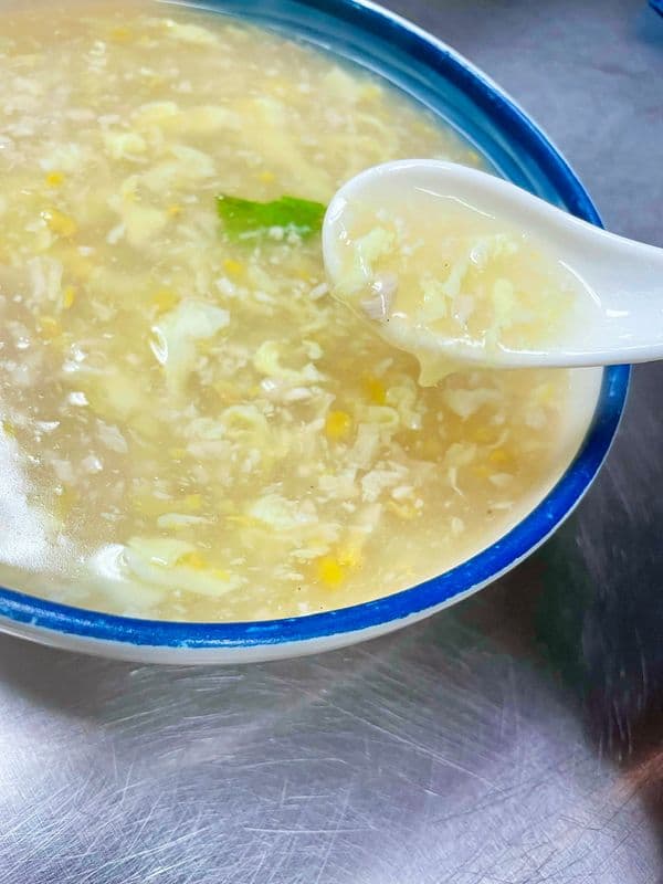 5. Chicken and Cream Corn Soup鸡茸栗米羹