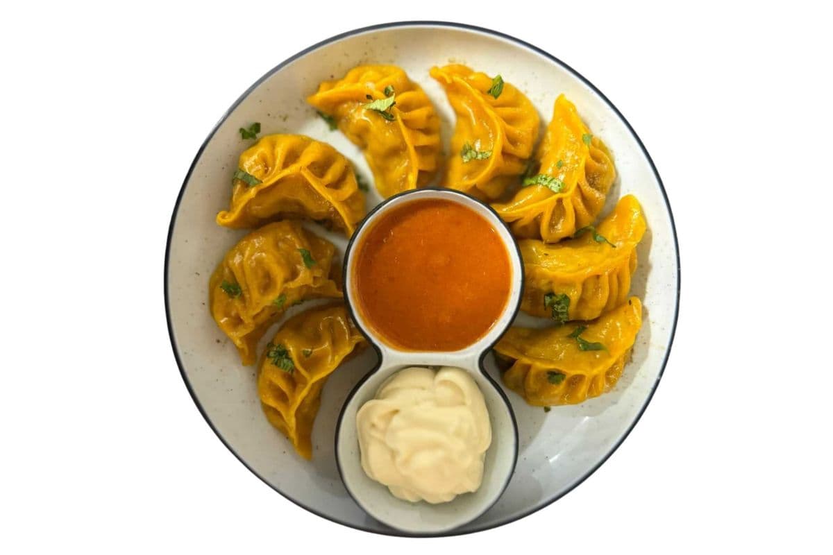 Steamed Chicken Momos (8 Pcs)