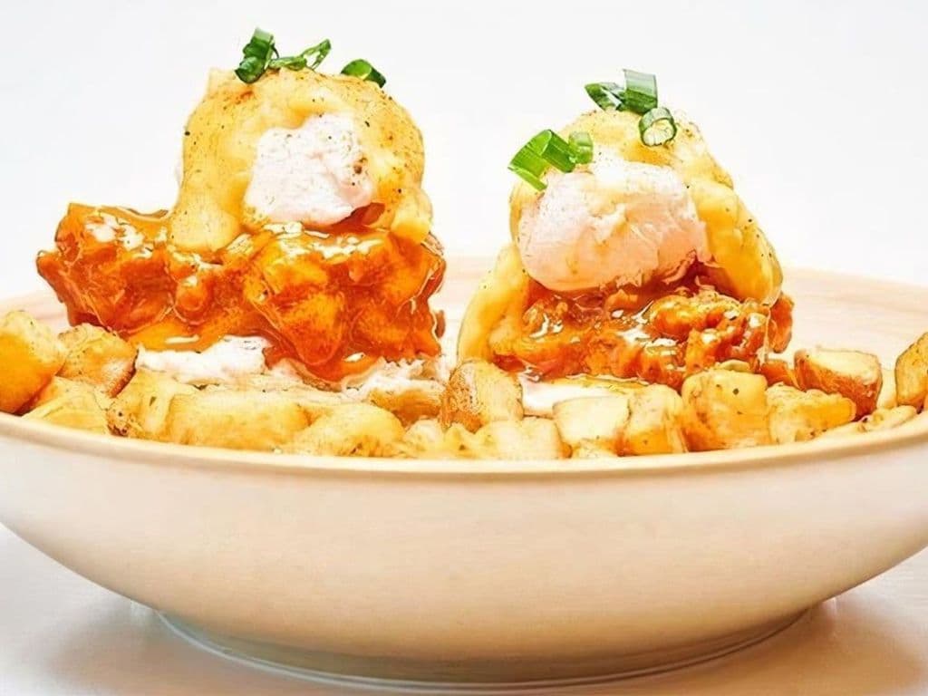 HOT MUMMA CHICKEN BENNY