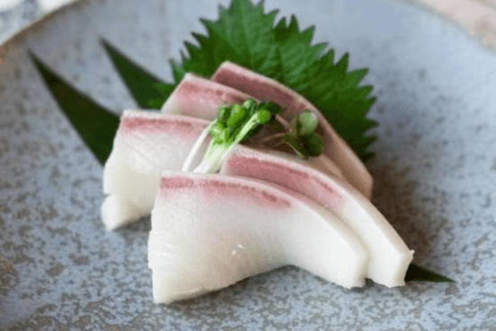 Hamachi Sashimi (5 pcs)