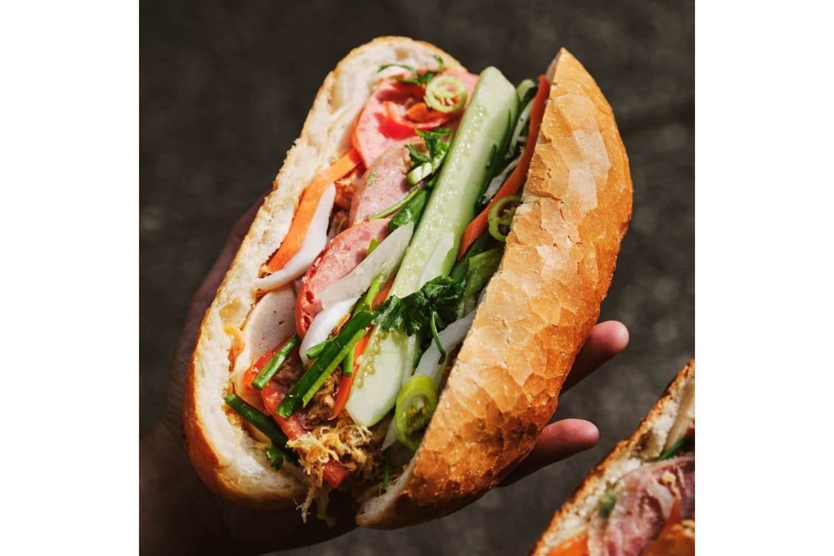 BM2. Bánh Mì Thập Cẩm Đặc Biệt - Deluxe Cold Cuts Sub