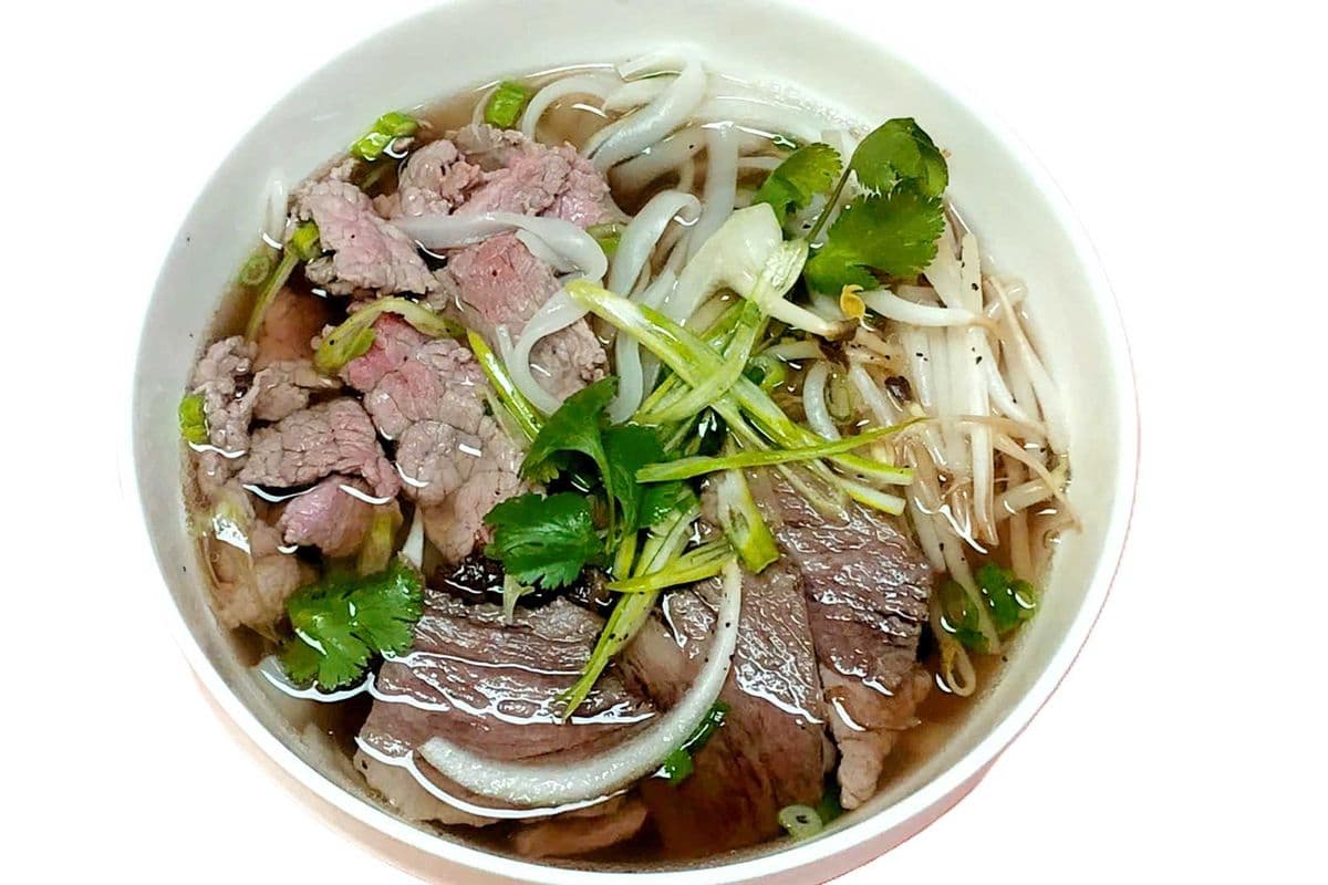 Beef Phở with Rare Beef and Brisket