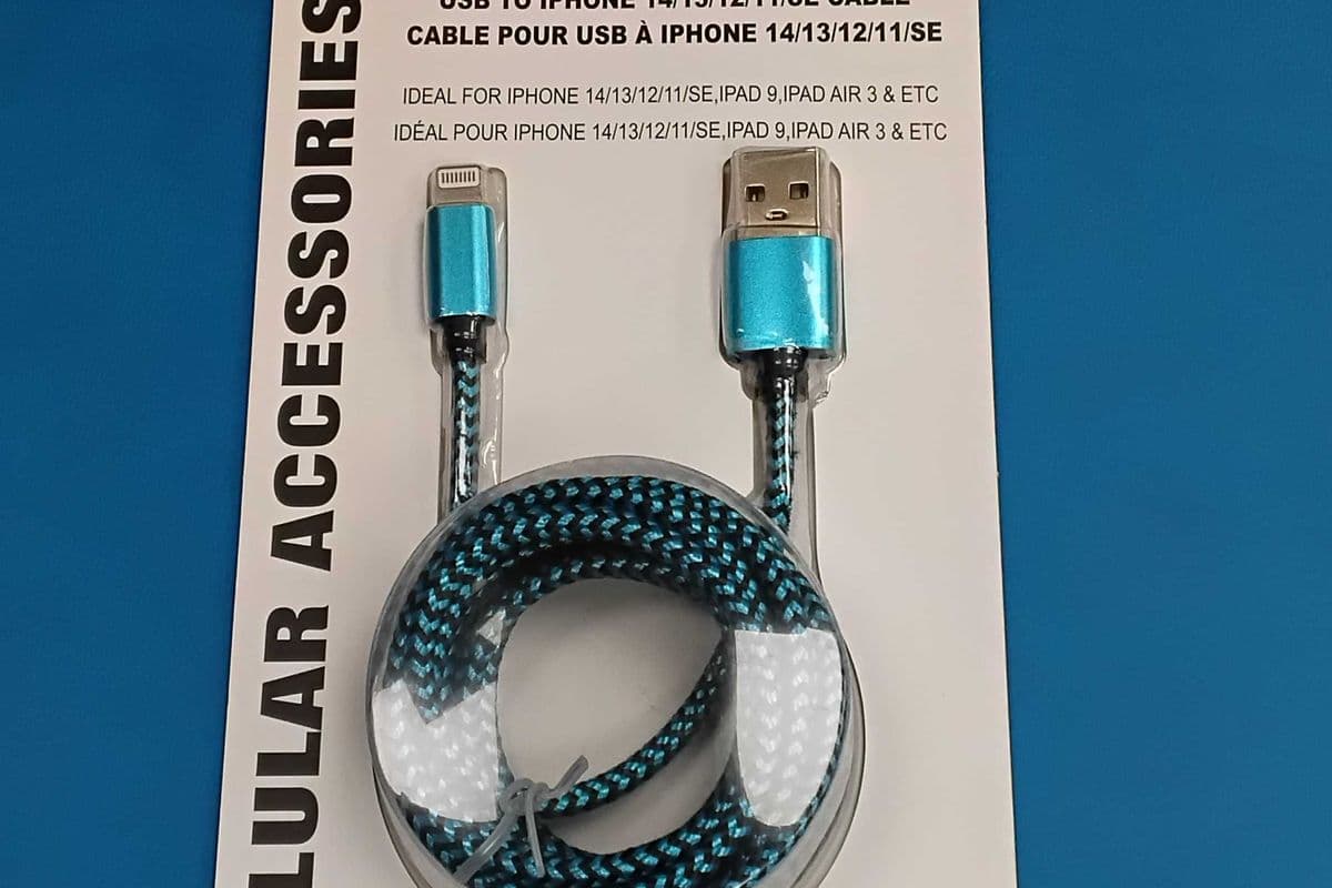USB to Iphone lightning cable
