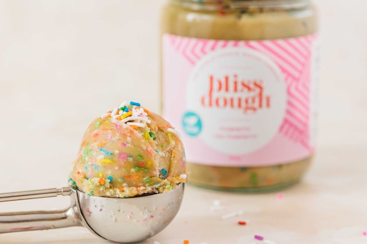 Regular Size Funfetti Vegan Cookie Dough (560 g)