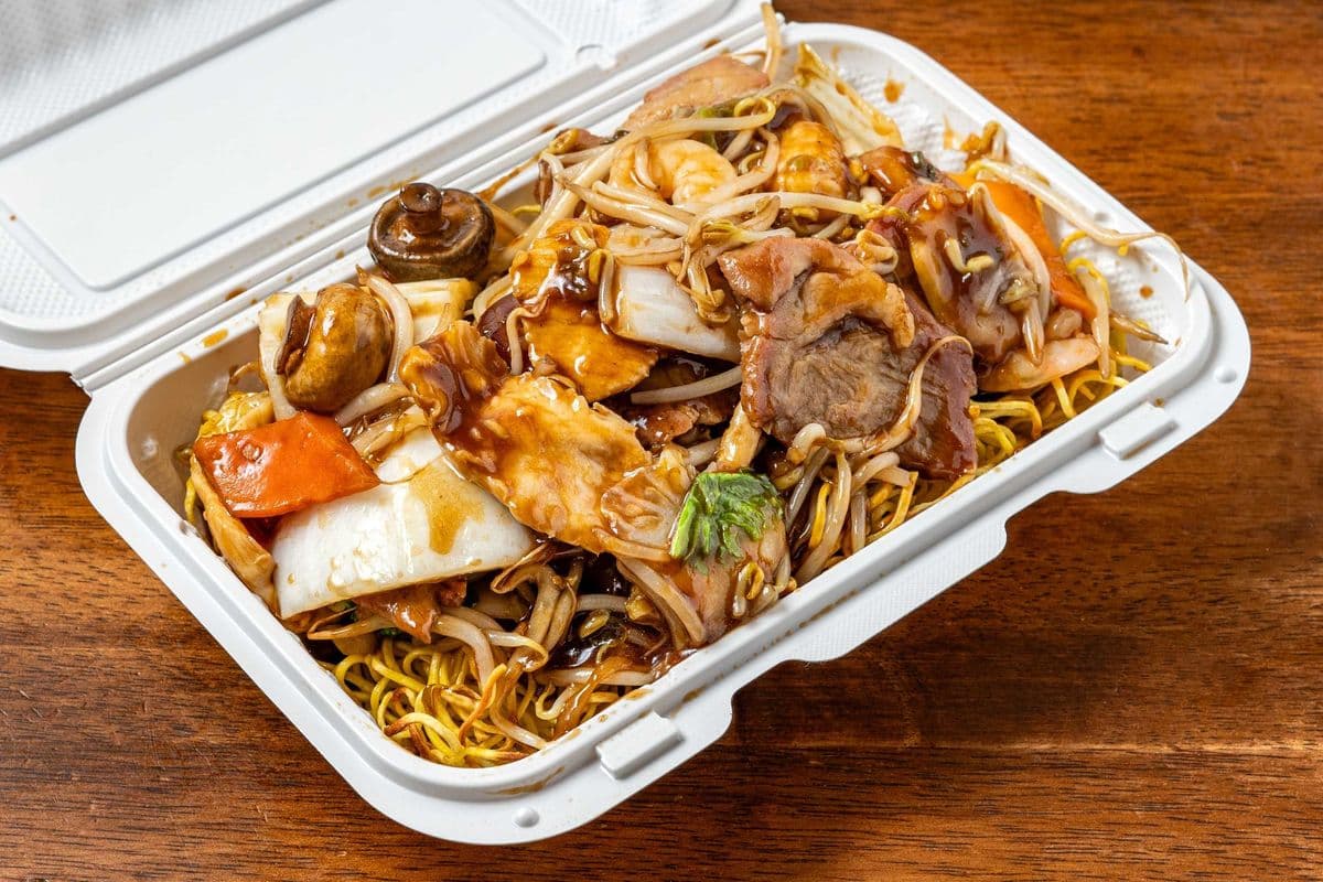 109.Cantonese Style Noodle(Thin) (Pork, Shrimp, and Chicken)