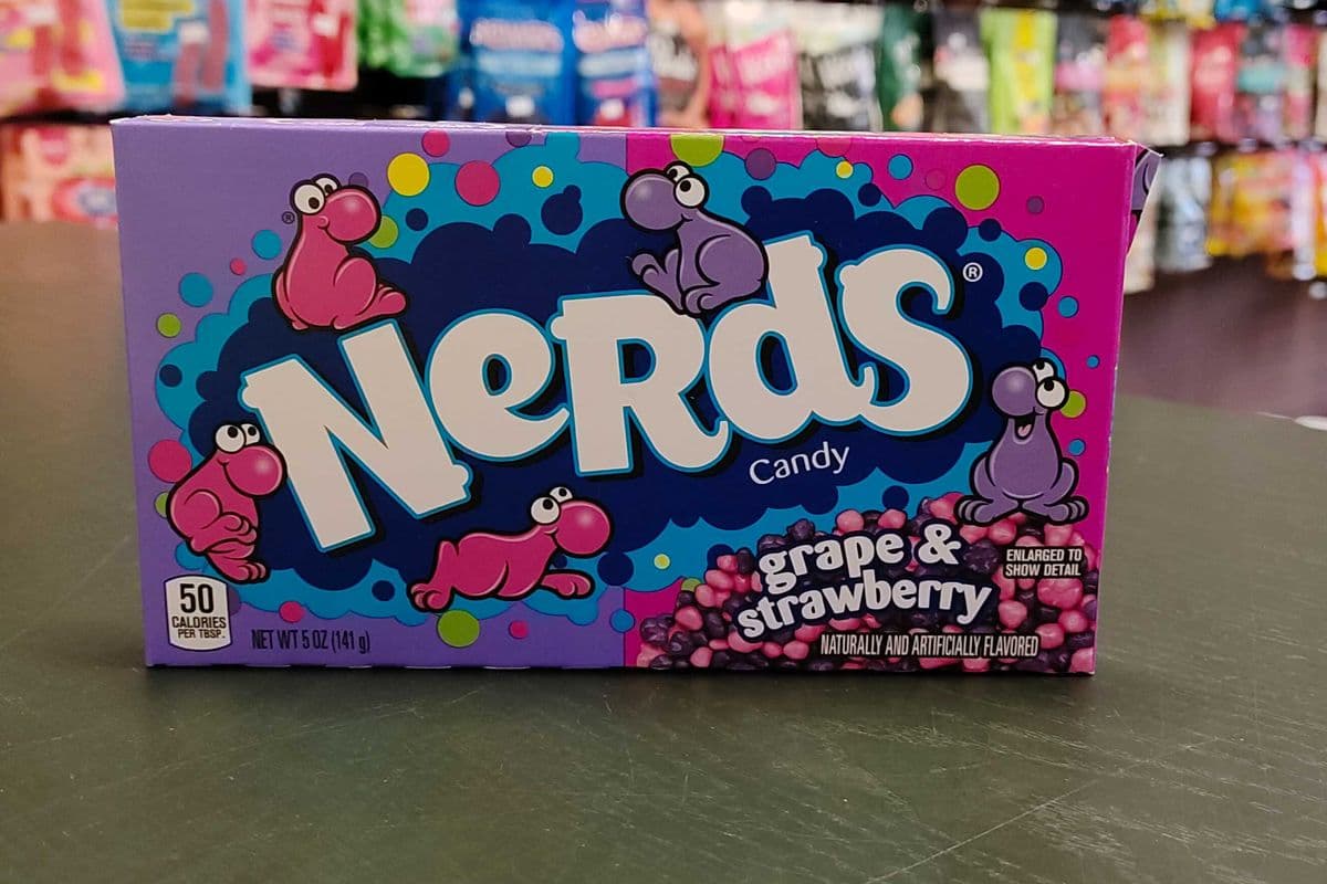 Nerds Grape and Strawberry Theater Box (141g)