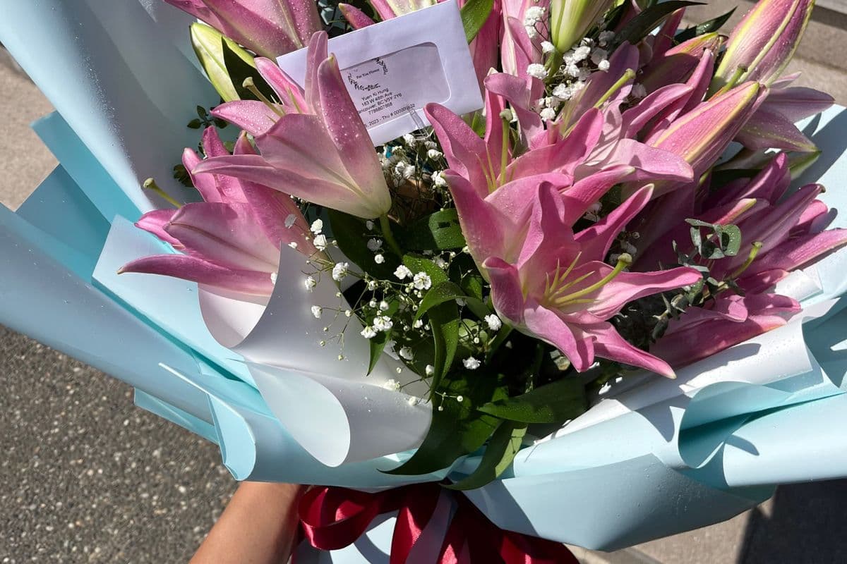 Pink Lily Bouquet 粉色百合花束