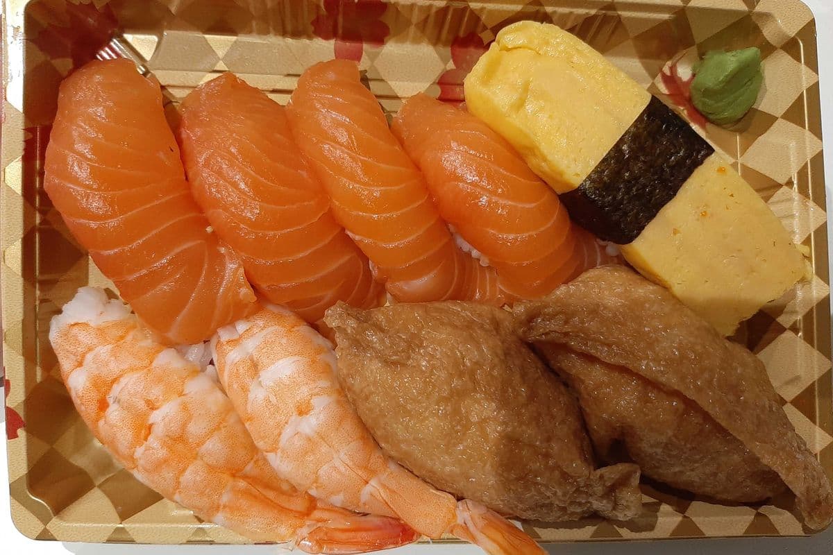23. 9pcs Sushi Combo A (Salmon Sushi 4pcs, Ebi(Shrimp) Sushi 2pcs, Tamago 1pc+Inari 2pc