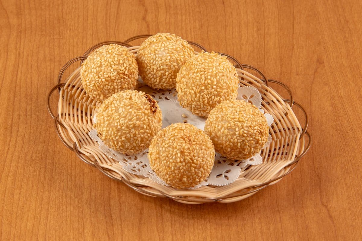 3. Sesame Balls (6 pcs)