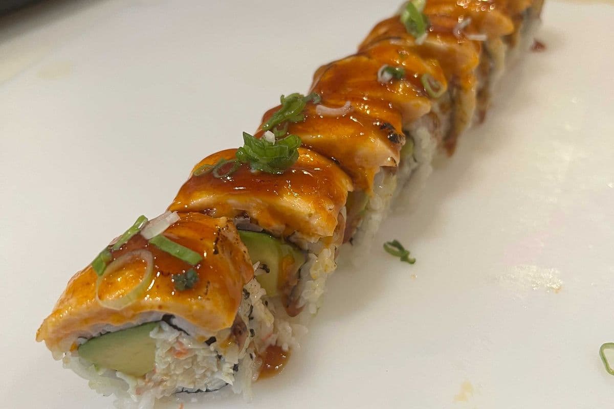 Aburi Spicy Salmon Roll