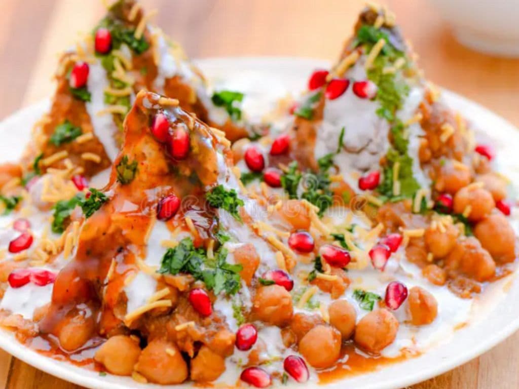 Samosa Chat (with Yogurt)