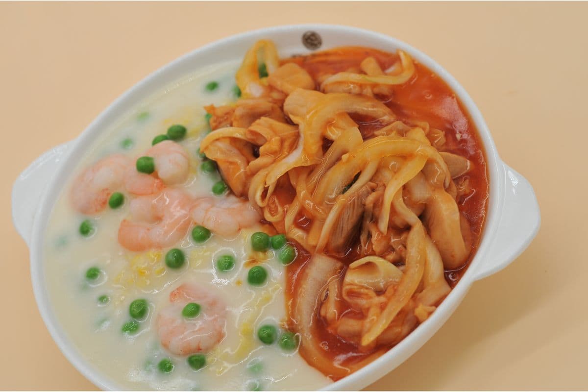 K4. Shrimp and Chicken Fried Rice in Cream and Tomato Sauce