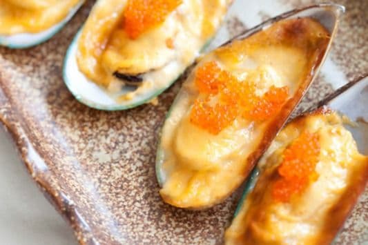 Baked Mussels with Cheese (6 pcs) (芝士焗紐西蘭青口)
