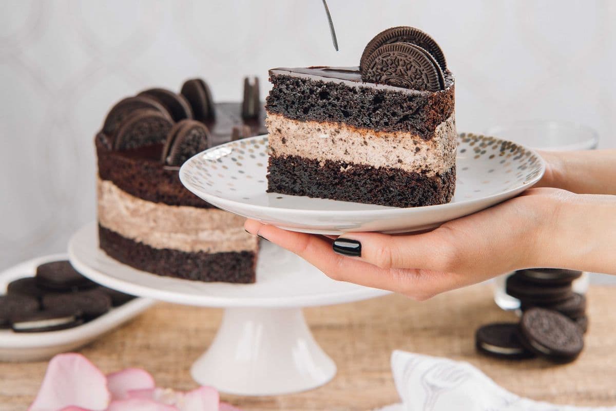 8" Cookies and Cream Cheesecake