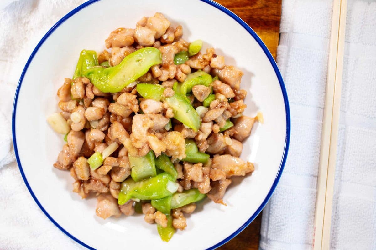Stir Fried Chicken Dice with Loofah 丝瓜滑鸡