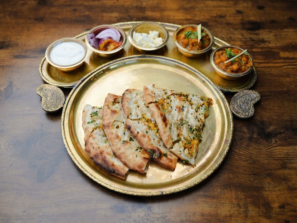 Amritsari Kulcha Aloo