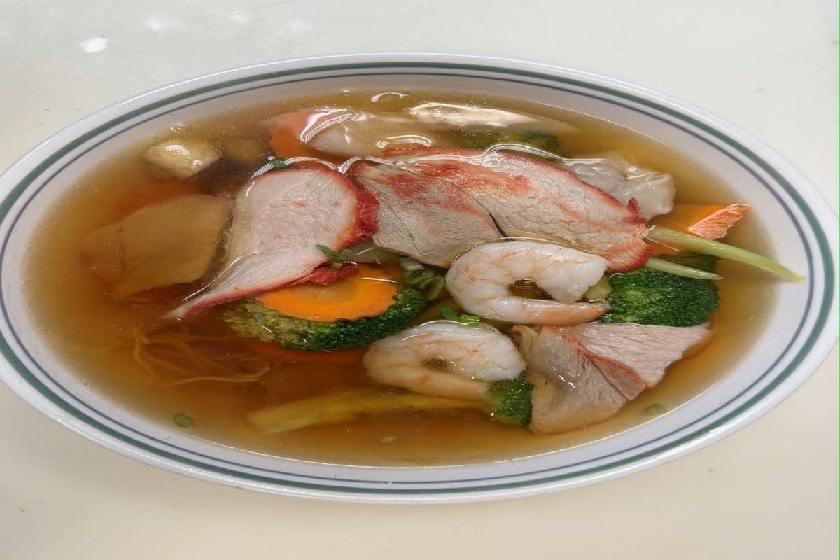 Special Noodle Soup (Soft Noodle, Wontons, BBQ Pork, Shrimp, Chicken, & Vegetables) (20 oz)