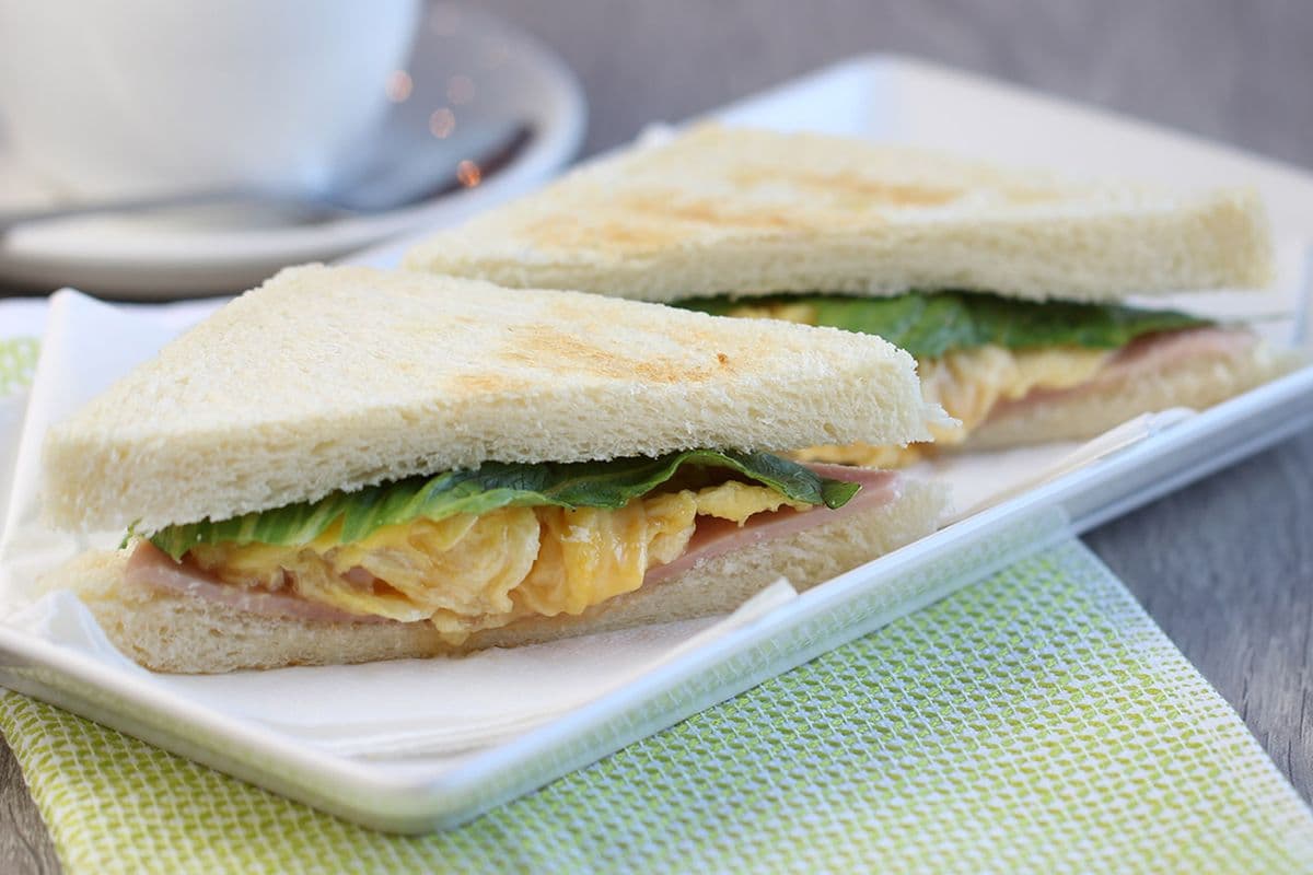 E04. Ham and Egg Sandwich