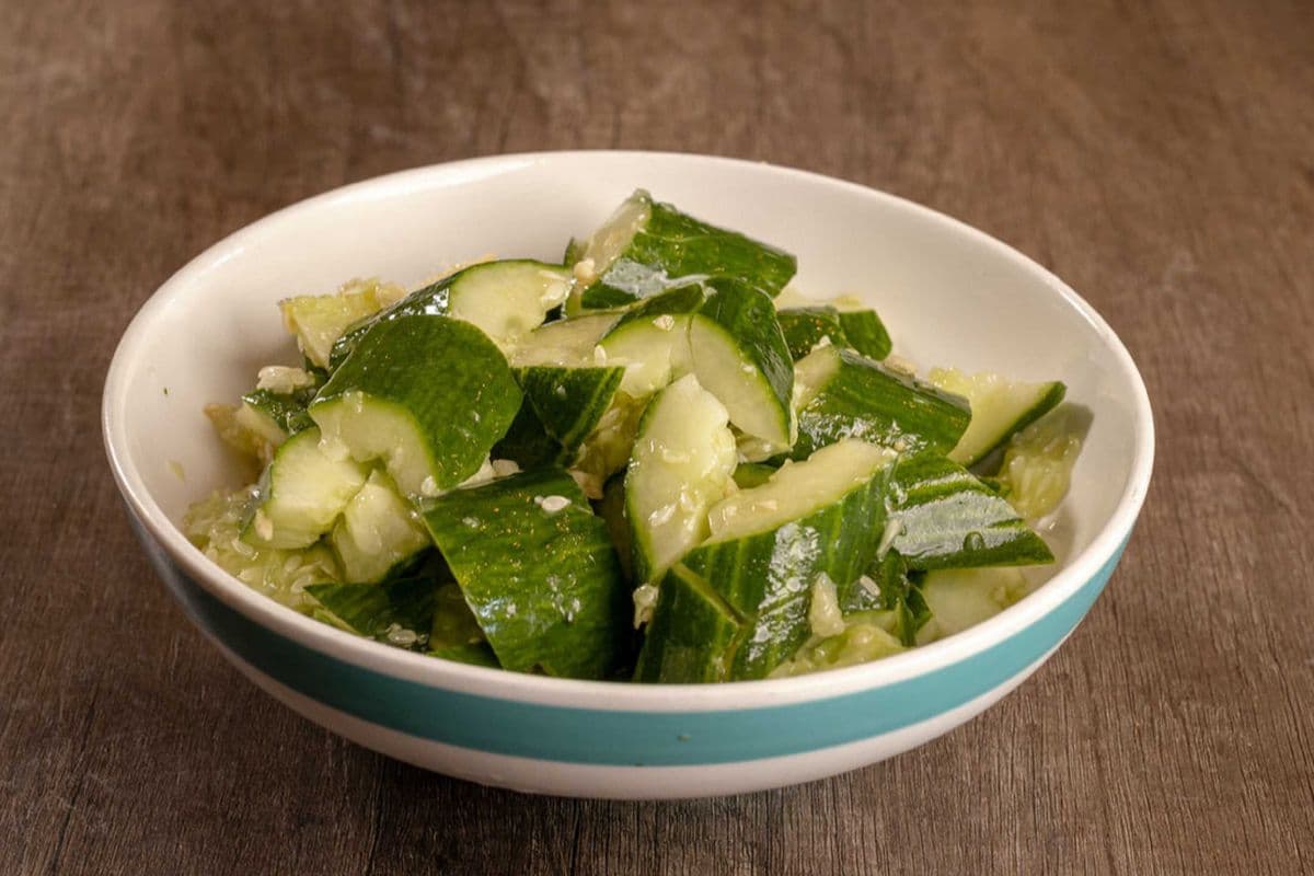 Shredded Cucumber In Garlic Sauce 蒜泥黄瓜