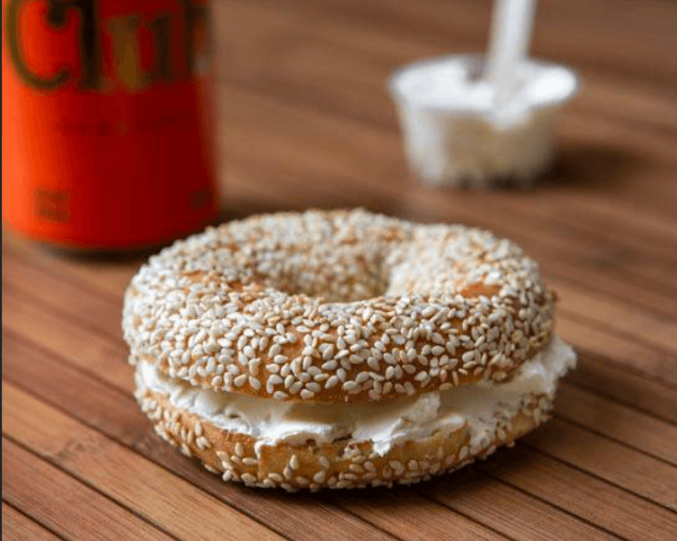 Bagel au fromage à la crème / Cream cheese bagel