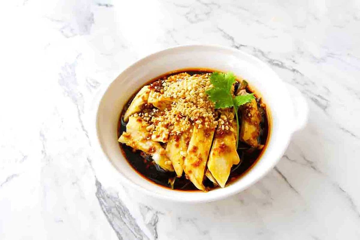Chicken with House Chili Sauce and Peanuts (Cold) 口水雞