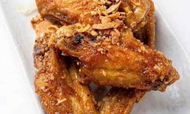E6. Ailes de poulet (4) / Chicken Wings (4)