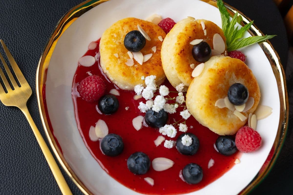 Syrnyky (UA Cottage Cheese Pancakes)