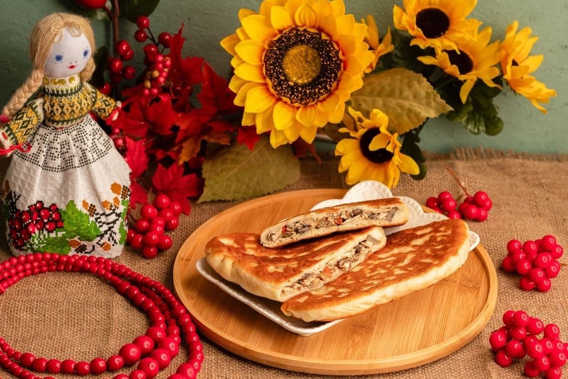 Ukrainian Palianycia - Vegan-Friendly Potato & Onion Loaf