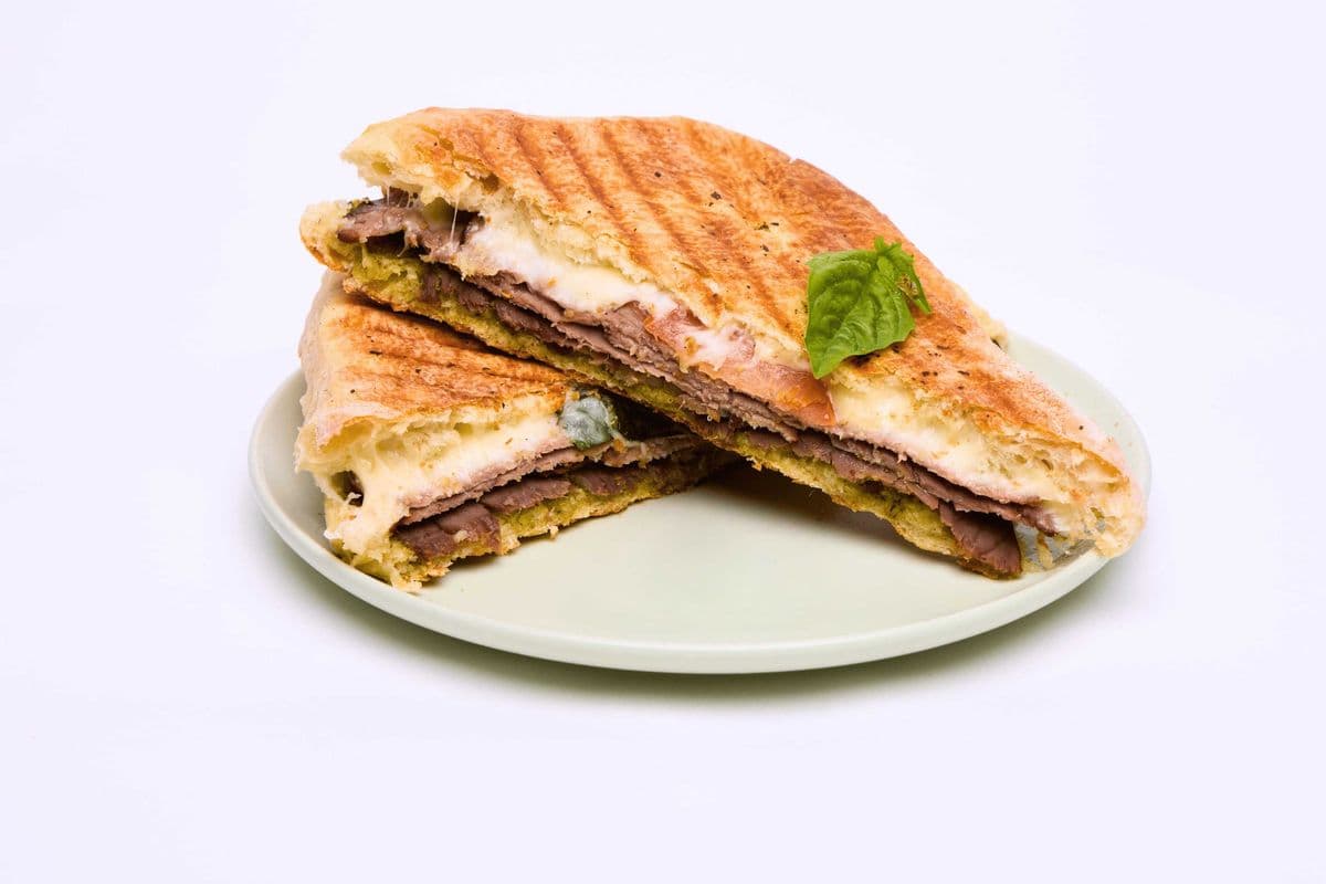 Classic Roast Beef Panini 🥖