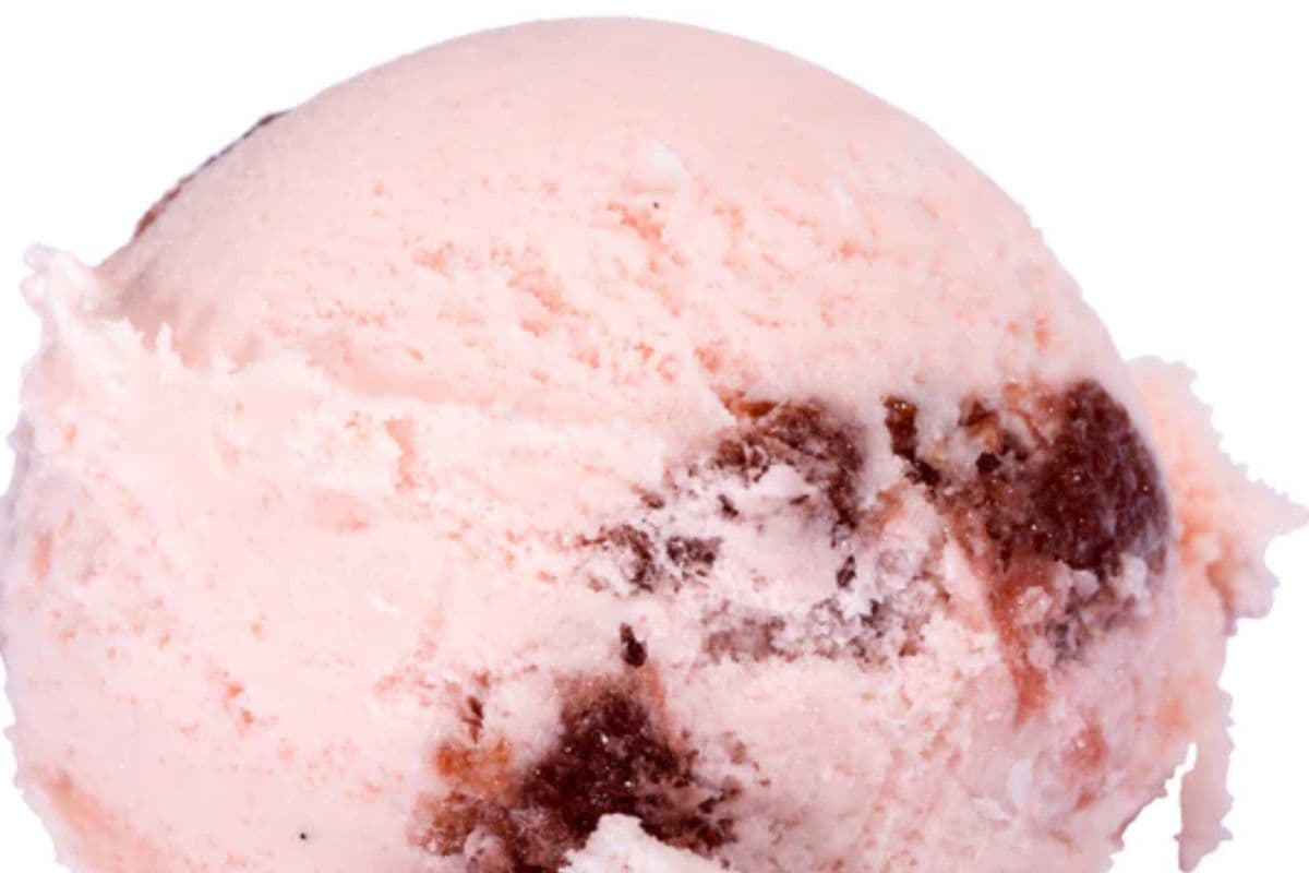 Strawberries ‘N’ Cream Ice Cream