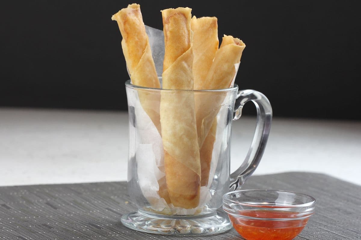 A16. Deep-Fried Shrimp Rolls