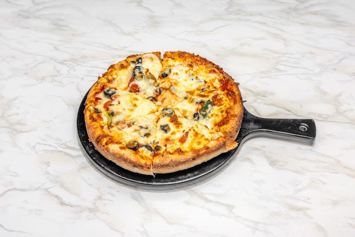 Medium Greek Pizza