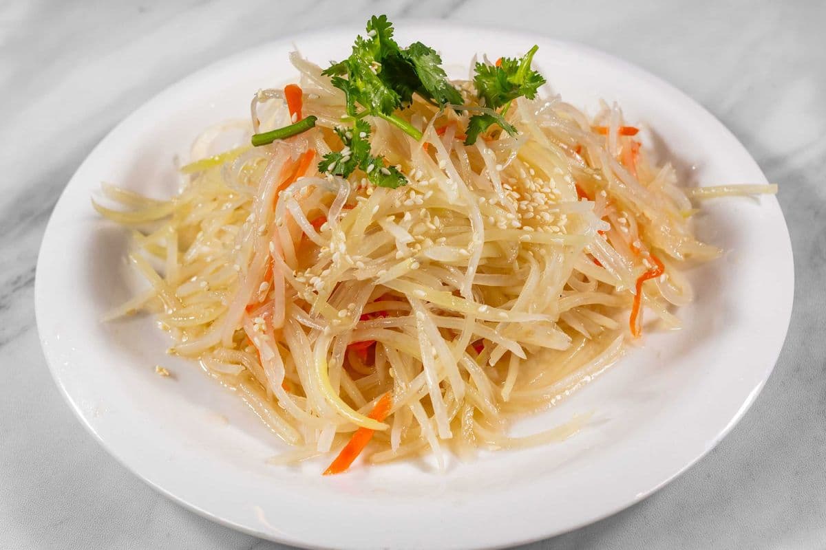 C04 Stir-Fried Shredded Potato and Green Pepper 尖椒土豆丝