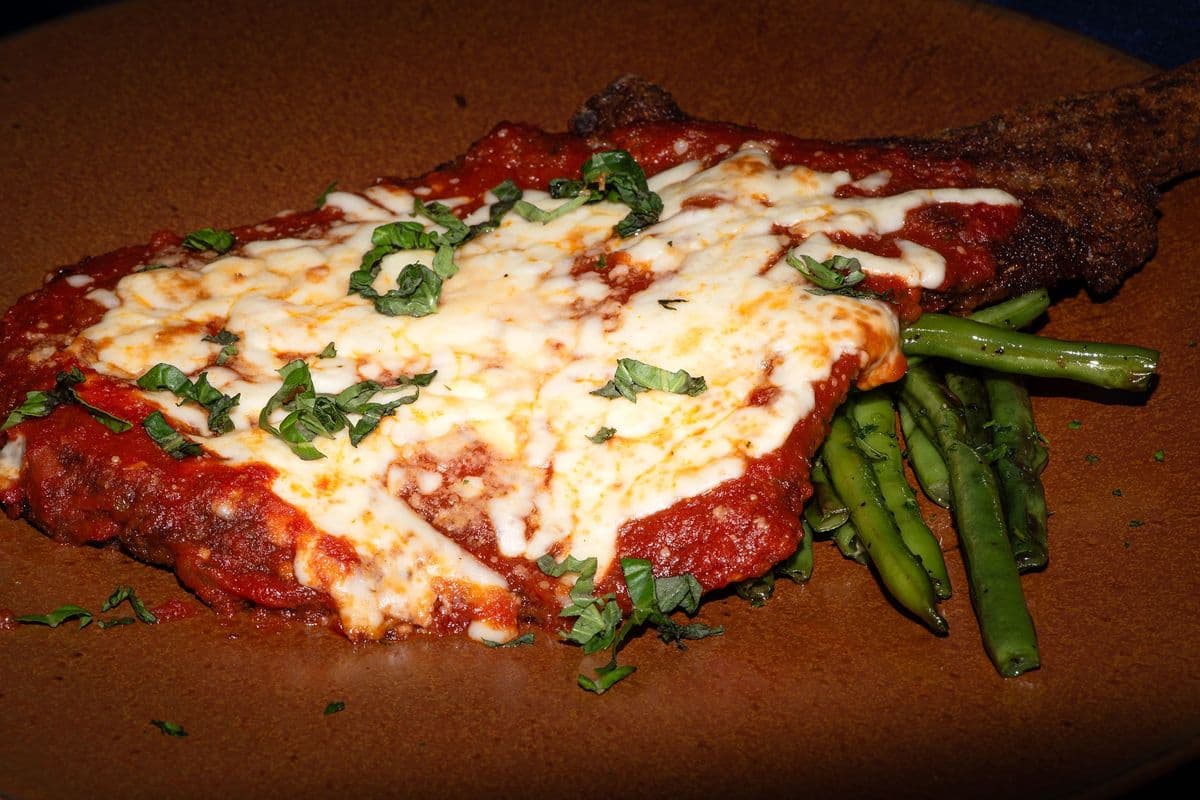 Cotoletta Di Vitello Al Parmigiano