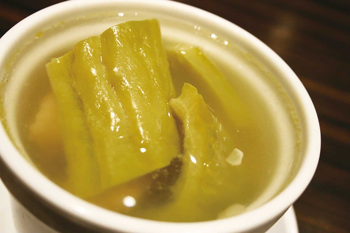 Chicken Soup with Bitter Melon and Pineapples 苦瓜鳳梨雞湯