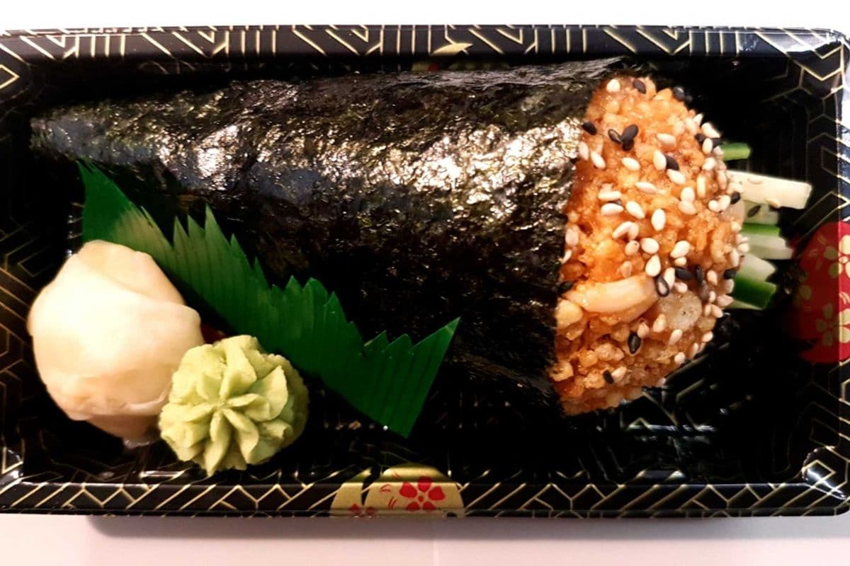 Spicy Salmon Handroll