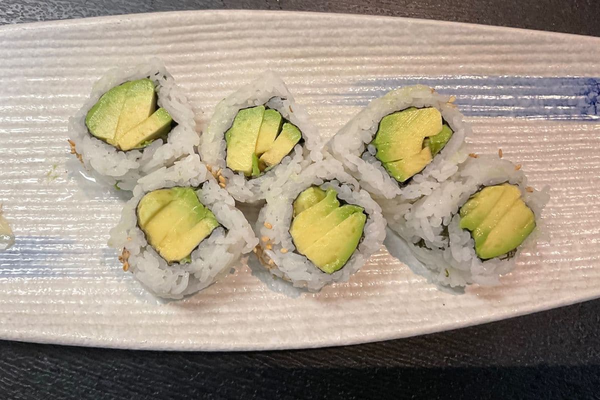 Avocado Roll (6 pcs)