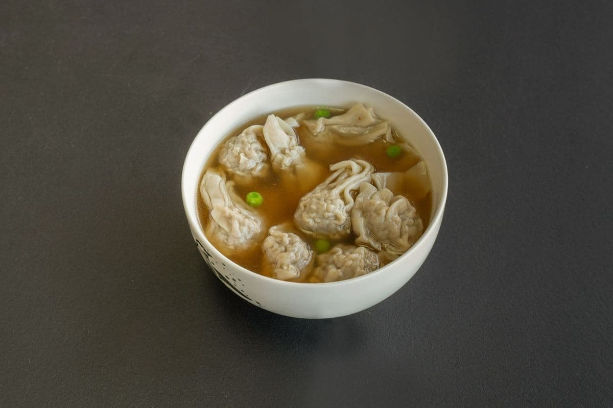 9. Wonton Soup (4pcs)