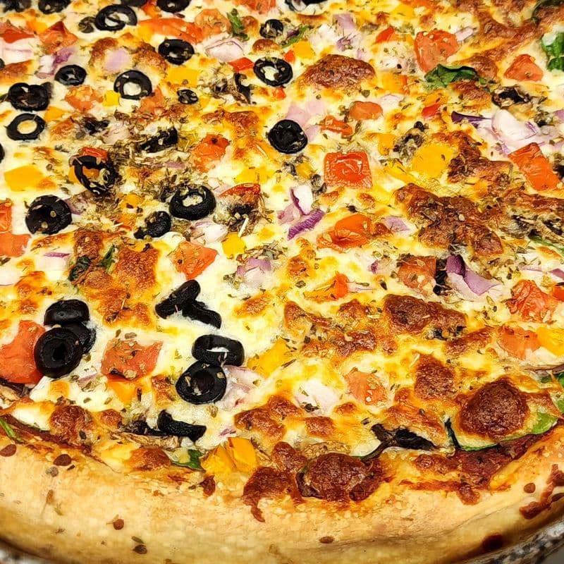 2x 14" Pizza of your Choice + 10 Wings & 2L Pop