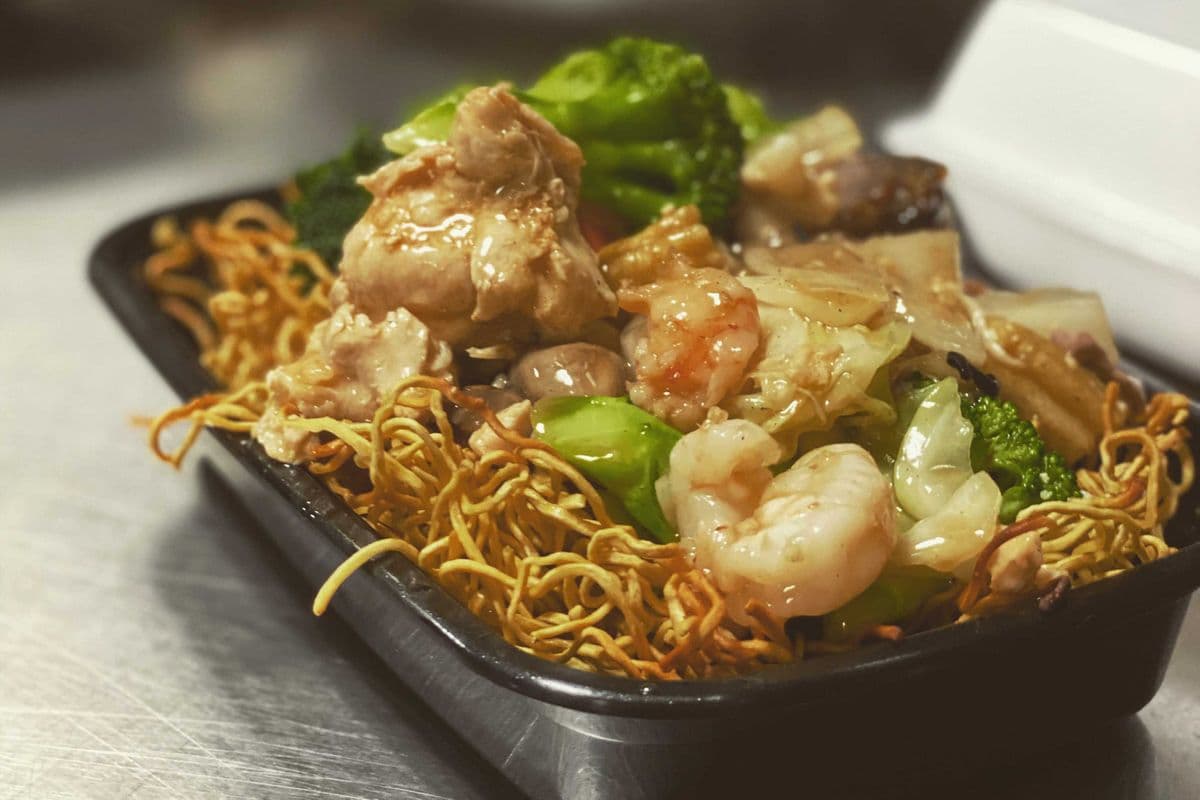 Cantonese Chow Mein (Crispy noodle)